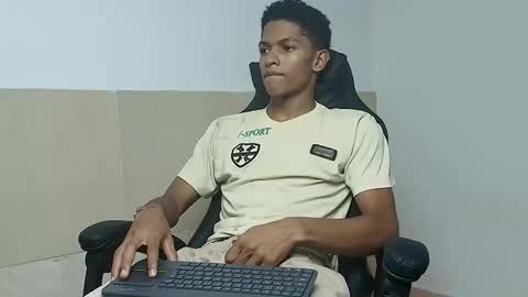 Snapshot of black__twink chatting on 03-17-26, 07:17 black__twink online show from 03-17-26, 07:17