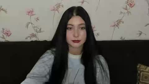 Snapshot of black_berry_bla_ck chatting on 10-28-25, 01:47 black_berry_bla_ck online show from 10-28-25, 01:47