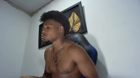 Snapshot of black_dicck chatting on 02-01-25, 05:26 tu morenito online show from 02-01-25, 05:26