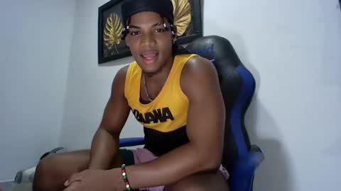 Snapshot of black_dicck chatting on 02-06-25, 12:33 tu morenito online show from 02-06-25, 12:33