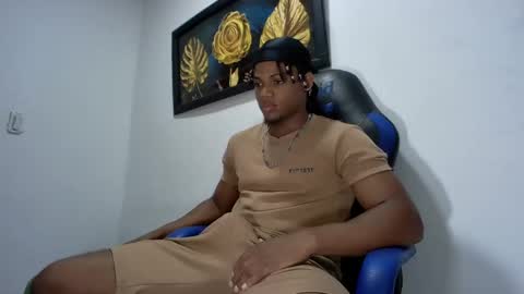 Snapshot of black_dicck chatting on 02-08-25, 07:27 tu morenito online show from 02-08-25, 07:27