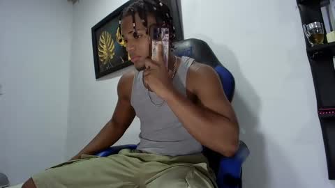 Snapshot of black_dicck chatting on 02-16-25, 05:15 tu morenito online show from 02-16-25, 05:15