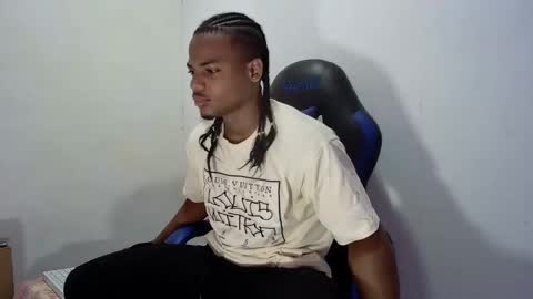 Snapshot of black_dicck chatting on 09-18-25, 05:26 tu morenito online show from 09-18-25, 05:26