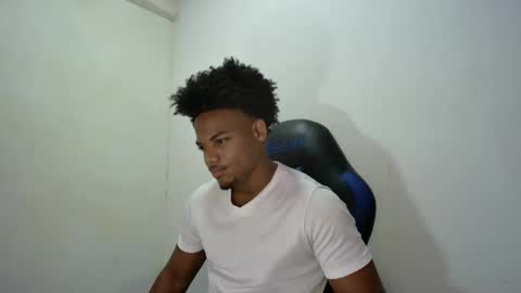 Snapshot of black_dicck chatting on 10-04-25, 05:33 tu morenito online show from 10-04-25, 05:33