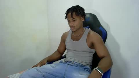 Snapshot of black_dicck chatting on 10-17-25, 02:37 tu morenito online show from 10-17-25, 02:37