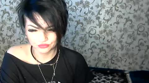 black_hot_01 online show from 10-31-25, 08:59