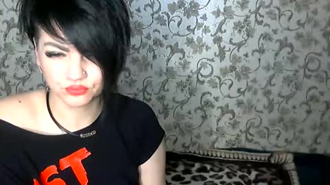 black_hot_01 online show from 11-11-25, 11:32