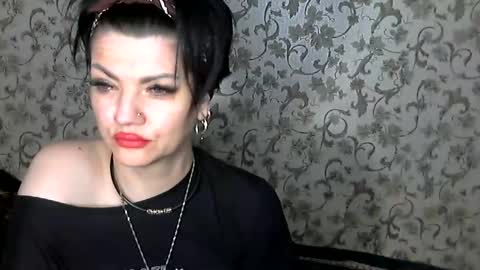 black_hot_01 online show from 12-14-25, 02:28