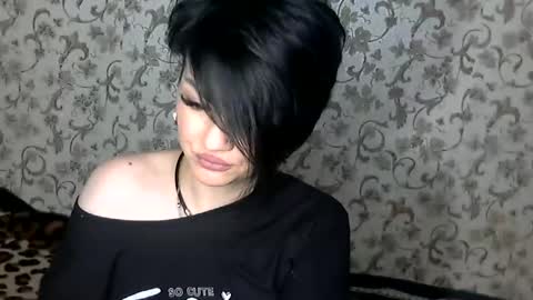 black_hot_01 online show from 12-15-25, 04:28