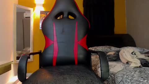 black_king_241 online show from 03-01-25, 04:15