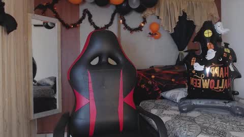 Snapshot of black_king_241 chatting on 10-23-25, 02:55 black_king_241 online show from 10-23-25, 02:55