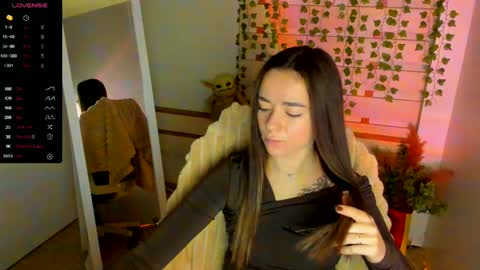  Black Kittie    Wednesday - 1300 - 1900 GMT help me get 100 thumbs up online show from 09-28-25, 06:52