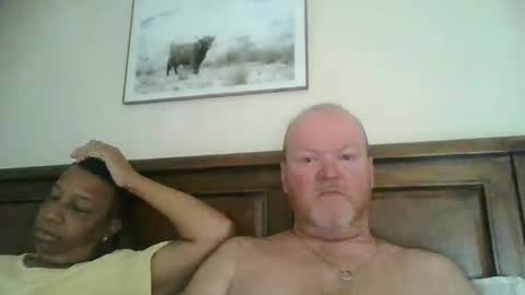 black_n_white4 online show from 02-22-25, 10:42