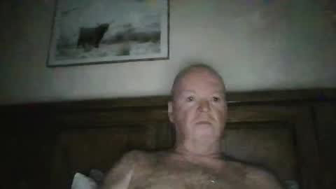 black_n_white4 online show from 04-21-26, 11:18