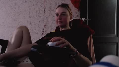 Snapshot of black_neon chatting on 02-16-25, 11:05 Sasha and Bella online show from 02-16-25, 11:05