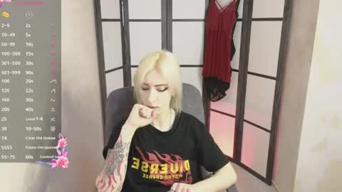 Snapshot of black_orchides chatting on 05-16-26, 10:36 Emily online show from 05-16-26, 10:36