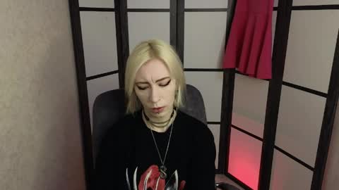 Snapshot of black_orchides chatting on 05-25-26, 08:20 Emily online show from 05-25-26, 08:20