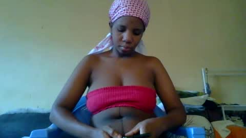 Snapshot of black_queen0111254 chatting on 07-12-26, 10:06 Blackqueen online show from 07-12-26, 10:06
