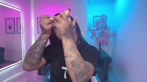 Snapshot of black_roseee chatting on 04-28-26, 04:17 Rousse online show from 04-28-26, 04:17