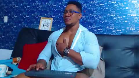 Snapshot of black_seus85 chatting on 10-22-25, 03:34 duglas online show from 10-22-25, 03:34
