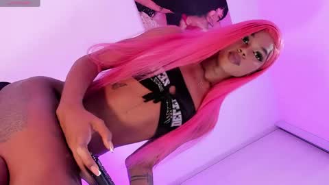 Snapshot of black_thifanny1 chatting on 04-29-26, 01:26 black_thifanny1 online show from 04-29-26, 01:26