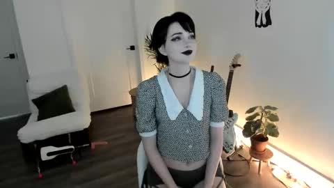 Ella online show from 10-16-25, 03:35