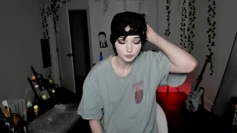 Ella online show from 12-19-25, 12:39