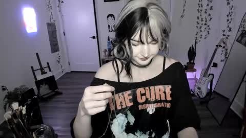 Ella online show from 01-18-26, 02:04