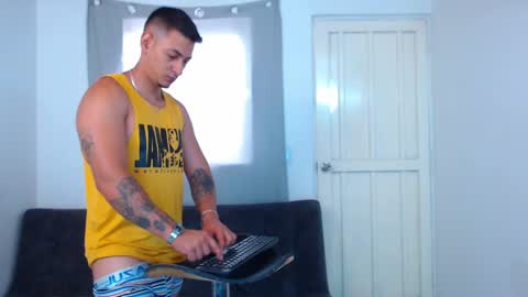 D MIKEL -- leving D online show from 02-09-25, 03:23