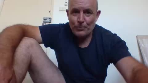 Snapshot of blackdog71 chatting on 01-05-25, 03:43 blackdog71 online show from 01-05-25, 03:43