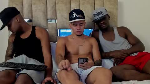 Snapshot of blackdreams1__ chatting on 12-10-24, 02:05 Black Dreams online show from 12-10-24, 02:05