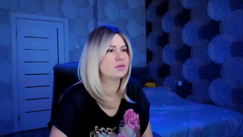 Snapshot of blackeyes11 chatting on 12-14-24, 04:34 blackeyes11 online show from 12-14-24, 04:34