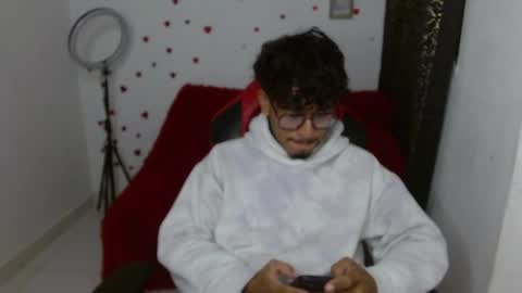 Snapshot of blackfox_desire chatting on 05-05-26, 06:27 mateo online show from 05-05-26, 06:27