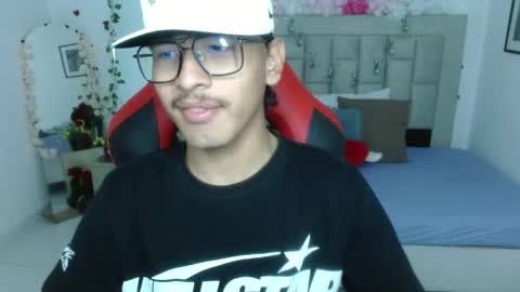Snapshot of blackfox_desire chatting on 05-07-26, 06:57 mateo online show from 05-07-26, 06:57