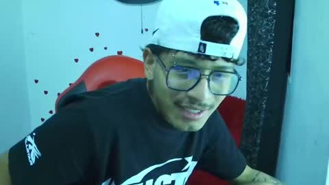 Snapshot of blackfox_desire chatting on 05-12-26, 01:36 mateo online show from 05-12-26, 01:36