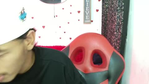 Snapshot of blackfox_desire chatting on 05-14-26, 06:15 mateo online show from 05-14-26, 06:15