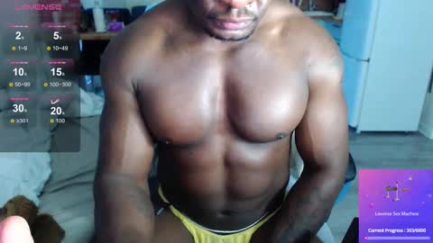 Snapshot of blackmusclegym chatting on 12-16-25, 10:42 blackmusclegym online show from 12-16-25, 10:42
