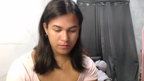 Snapshot of blackpinayts chatting on 12-01-25, 06:24 Ellez online show from 12-01-25, 06:24