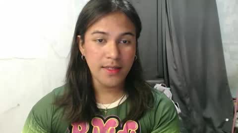 Snapshot of blackpinayts chatting on 12-17-25, 06:36 Ellez online show from 12-17-25, 06:36