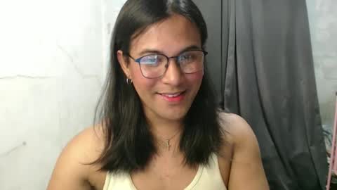 Snapshot of blackpinayts chatting on 12-18-25, 06:14 Ellez online show from 12-18-25, 06:14