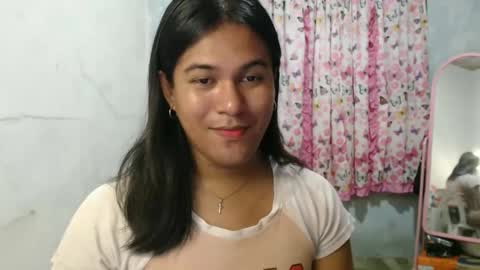 Snapshot of blackpinayts chatting on 01-15-26, 08:45 Ellez online show from 01-15-26, 08:45