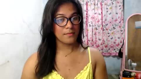 Snapshot of blackpinayts chatting on 03-09-26, 10:52 Ellez online show from 03-09-26, 10:52