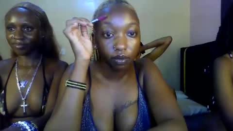 blackqueen2030  online show from 05-25-26, 06:08