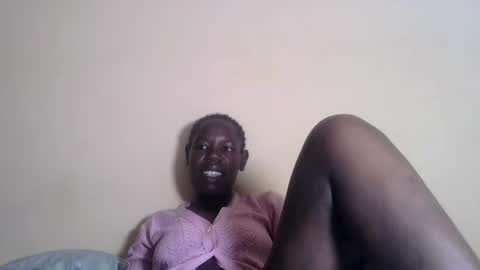Snapshot of blacksexygal chatting on 02-05-25, 10:41 SARAH online show from 02-05-25, 10:41