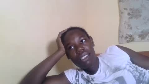 Snapshot of blacksexygal chatting on 02-14-25, 01:08 SARAH online show from 02-14-25, 01:08