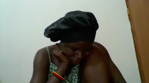 Snapshot of blacksexygal chatting on 10-20-25, 07:31 SARAH online show from 10-20-25, 07:31