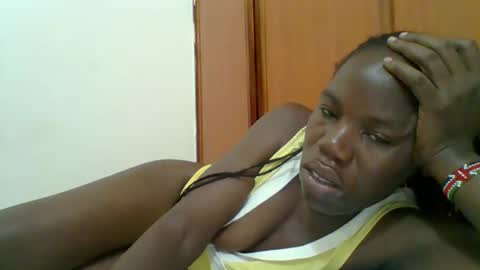 Snapshot of blacksexygal chatting on 11-03-25, 05:20 SARAH online show from 11-03-25, 05:20