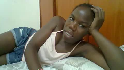 Snapshot of blacksexygal chatting on 11-25-25, 07:08 SARAH online show from 11-25-25, 07:08