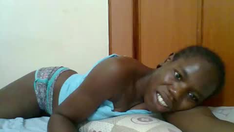 Snapshot of blacksexygal chatting on 11-29-25, 06:55 SARAH online show from 11-29-25, 06:55