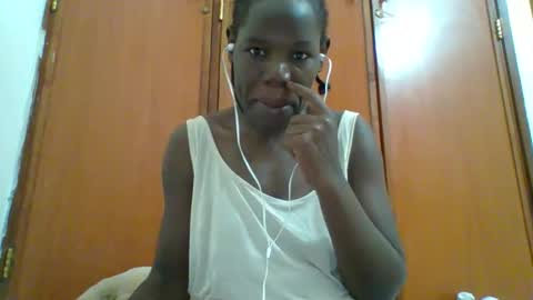 Snapshot of blacksexygal chatting on 12-19-25, 11:34 SARAH online show from 12-19-25, 11:34